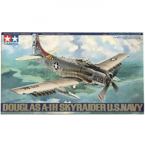 Douglas A-1H Skyraider U.S. Navy 1:48